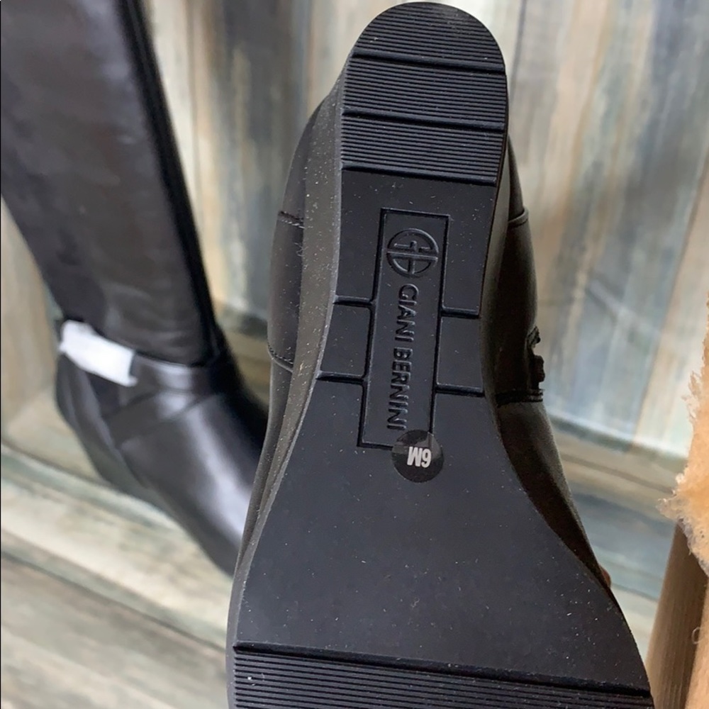 Giani Bernini Chelseyy Leather Wedge Boots - Picture 4 of 5